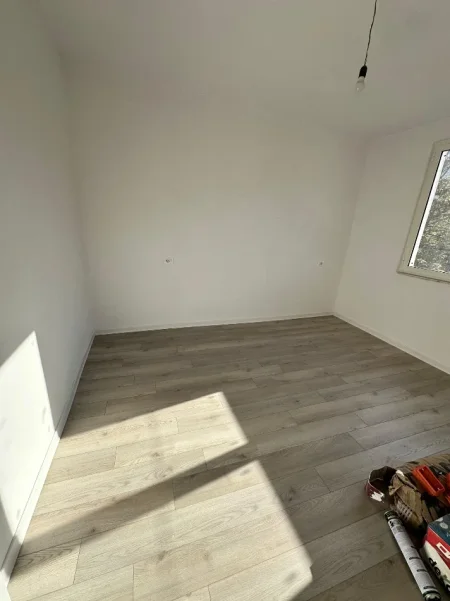 Durres, shitet apartament 2+1 Kati 3, 82.000 €
