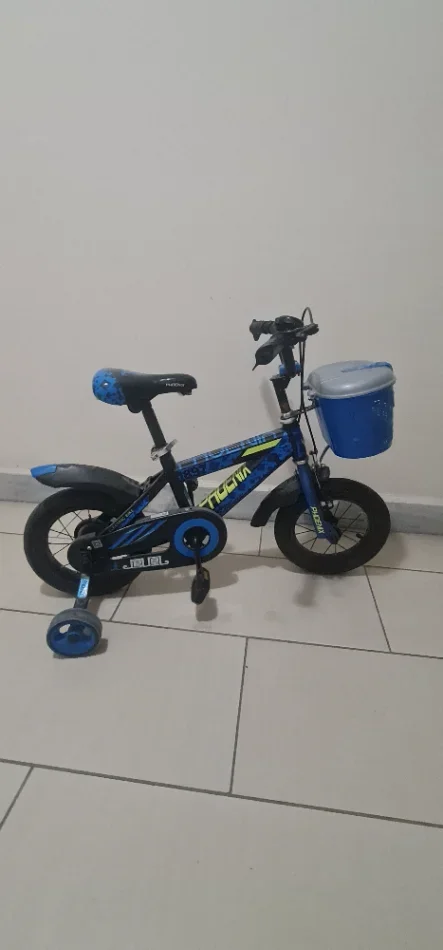 Tirane, shes biciklete per femije me 3 rrota Biciklet per femije blu 35 €