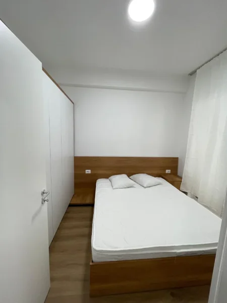 Shqiperi, jepet me qera apartament Kati 4, 70 m² 450 € (Recideca Kaimi)