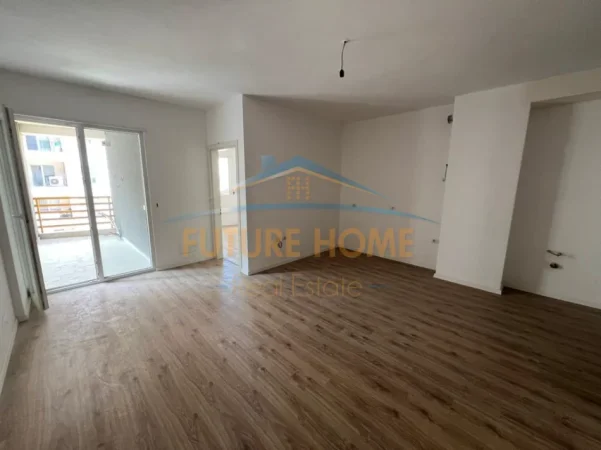 Tirane, jepet me qera zyre Kati 3, 62 m² 600 €