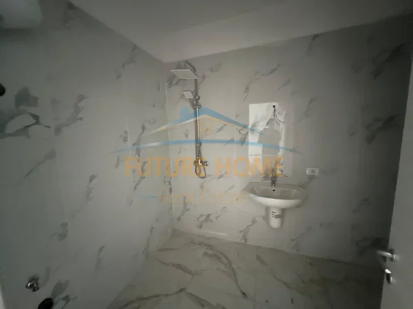 Tirane, jepet me qera zyre Kati 3, 62 m² 600 €