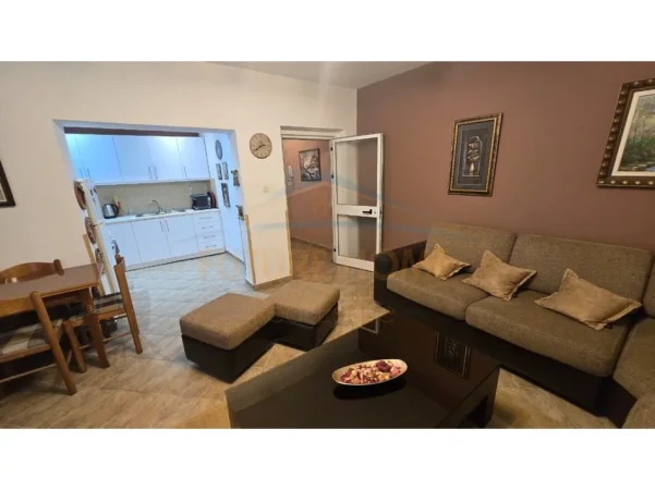 Tirane, jepet me qera apartament Kati 0, 127 m² 2.000 €