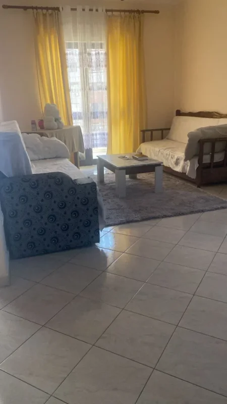 Tirane, jap me qera apartament 2+1 Kati 4, 80 m² 370 € (astir)