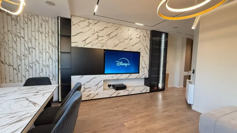 Tirane, jepet me qera apartament 2+1 Kati 3, 135 m² 1.350 € (liqeni)