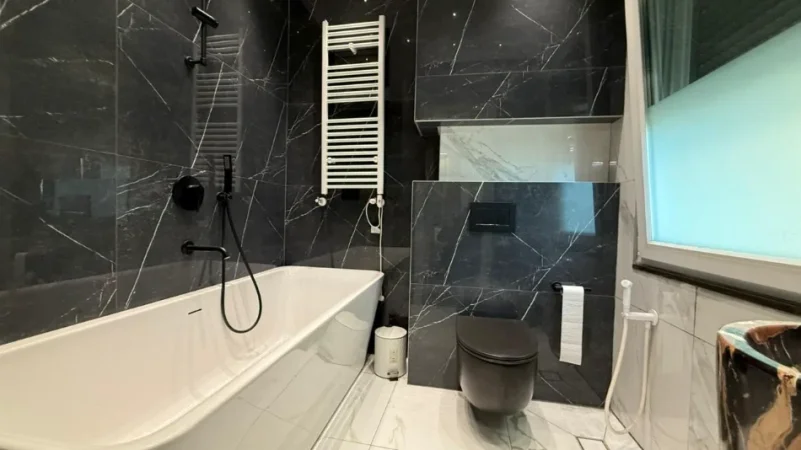 Tirane, jepet me qera apartament 2+1 Kati 3, 135 m² 1.350 € (liqeni)