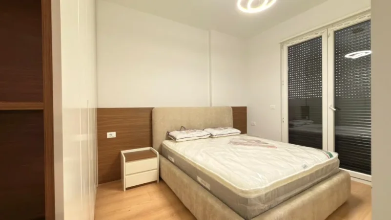 Tirane, jepet me qera apartament 2+1 Kati 4, 80 m² 600 € (5 Maji)