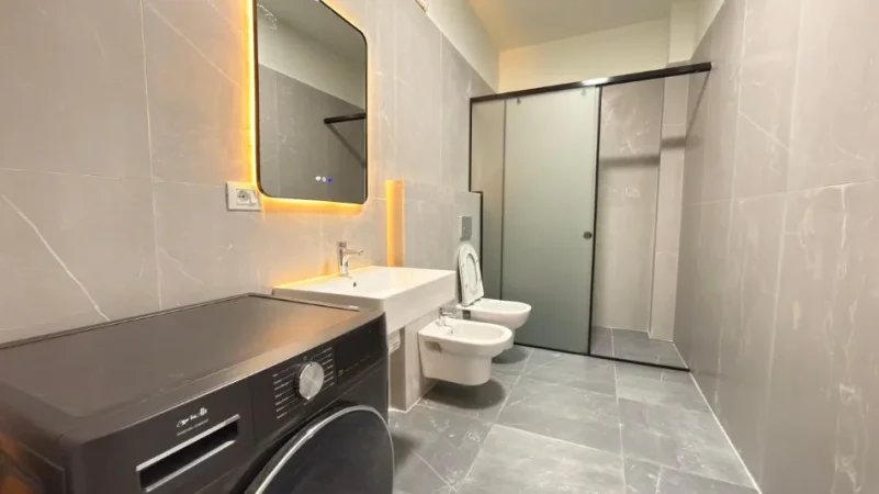 Tirane, jepet me qera apartament 2+1 Kati 4, 80 m² 600 € (5 Maji)