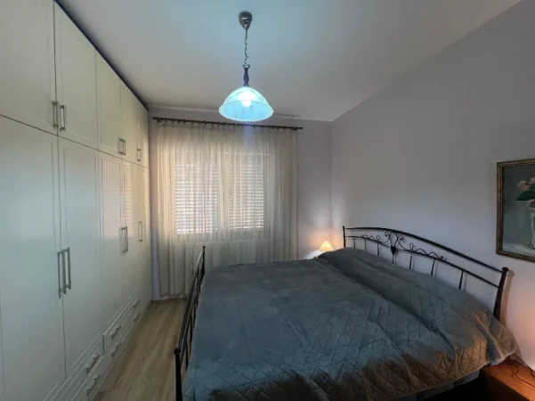 Tirane, jepet me qera apartament 2+1 Kati 5, 95 m² 800 € (stadiumi dinamo)