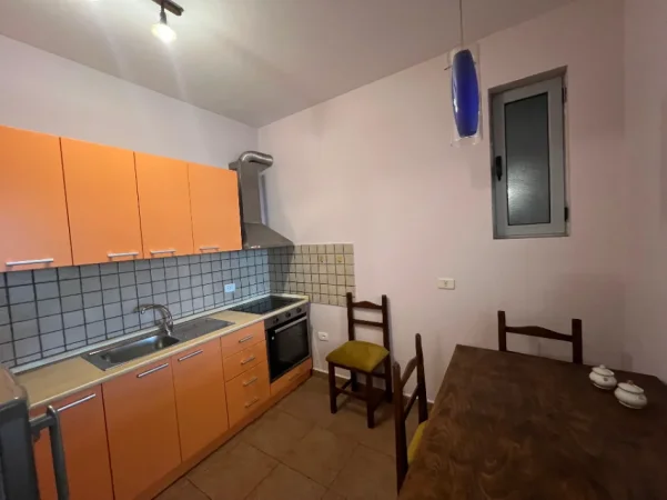 Tirane, jepet me qera apartament 2+1 Kati 5, 95 m² 800 € (stadiumi dinamo)