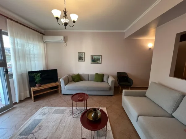 Tirane, jepet me qera apartament 2+1 Kati 5, 95 m² 800 € (stadiumi dinamo)