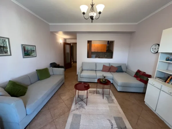 Tirane, jepet me qera apartament 2+1 Kati 5, 95 m² 800 € (stadiumi dinamo)