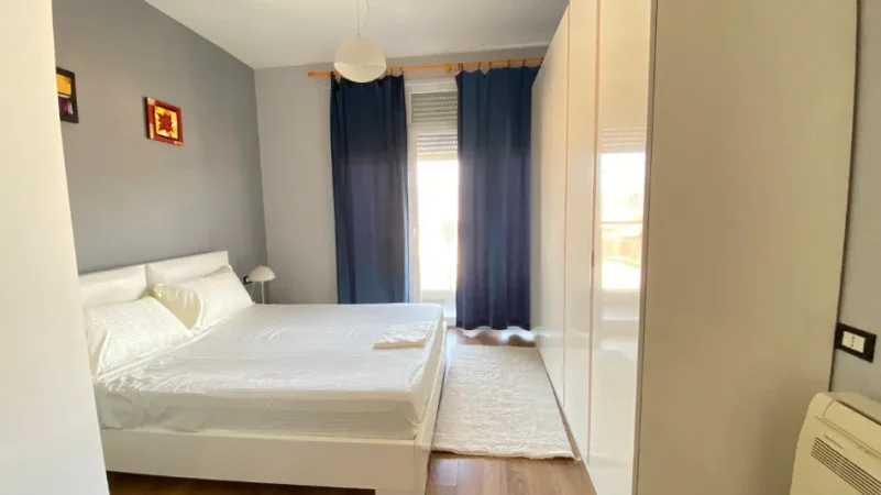 Tirane, jepet me qera apartament 2+1 Kati 3, 100 m² 1.000 € 