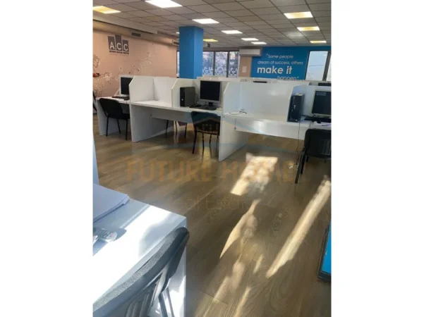 Tirane, jepet me qera zyre Kati 1, 288 m² 3.000 € (Selvia,Tirane)