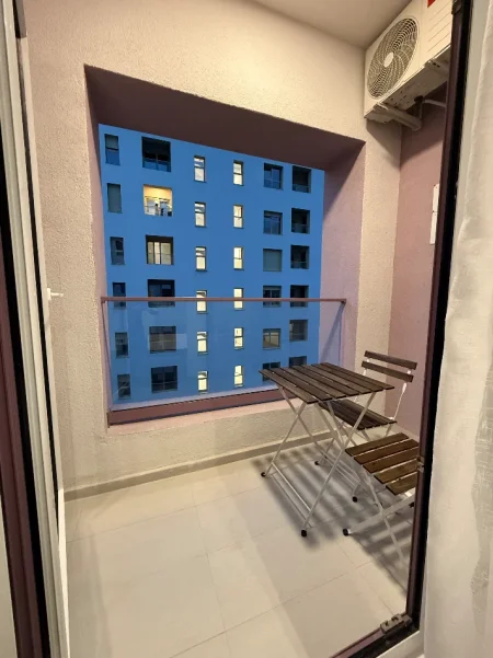 Tirane, jepet me qera apartament 1+1+Ballkon Kati 7, 500 € (Ali Dem)