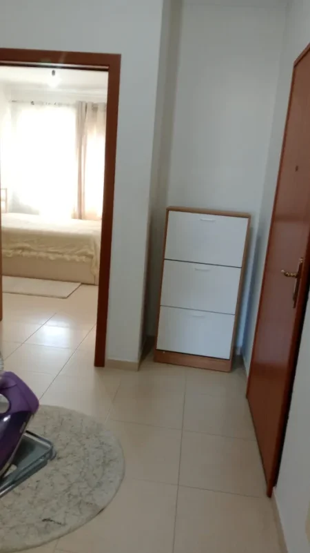 Tirane, jepet me qera apartament 1+1+Ballkon Kati 8, 67 m² 450 € (BuLevardi Migjeni)