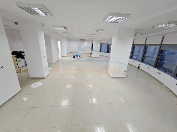 Tirane, jepet me qera ambjent biznesi Kati 6, 290 m² 3.000 € (RRUGA E DIBRES)