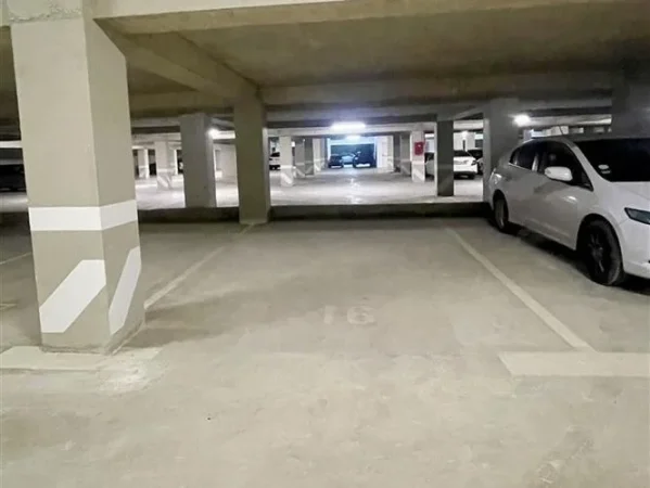 Tirane, shitet garazh | post parkimi Kati -2, 16 m² 45.000 € (Qender)