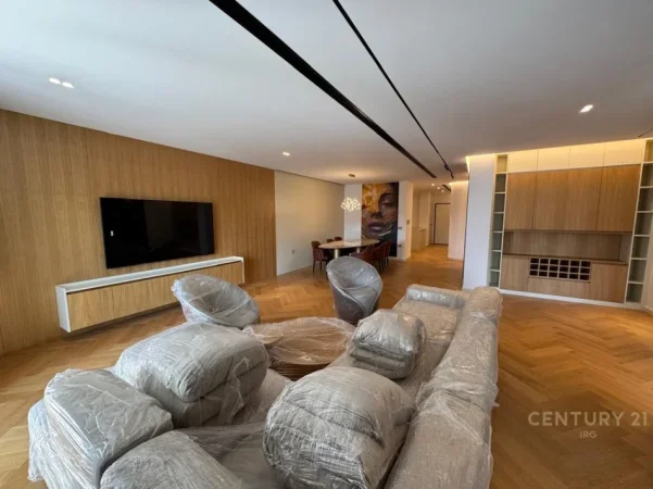 Tirane, jepet me qera apartament 2+1+Aneks+Ballkon Kati 4, 239 m² 2.500 € 