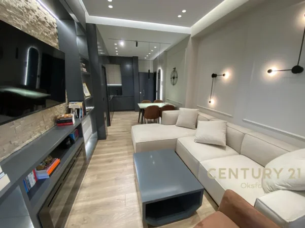 Tirane, jepet me qera apartament 1+1+Aneks+Ballkon Kati 12, 75 m² 1.000 € (Garden Building)