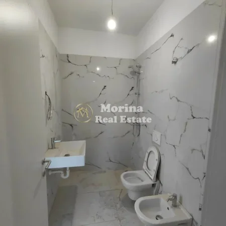 Tirane, jepet me qera apartament 2+1 Kati 4, 95 m² 400 € (Univers City)