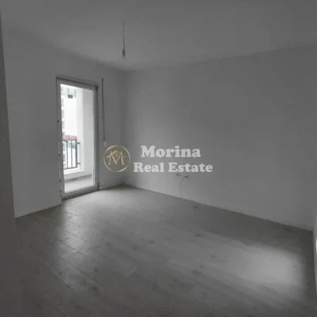 Tirane, jepet me qera apartament 2+1 Kati 4, 95 m² 400 € (Univers City)