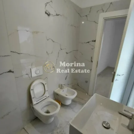 Tirane, jepet me qera apartament 2+1 Kati 4, 95 m² 400 € (Univers City)