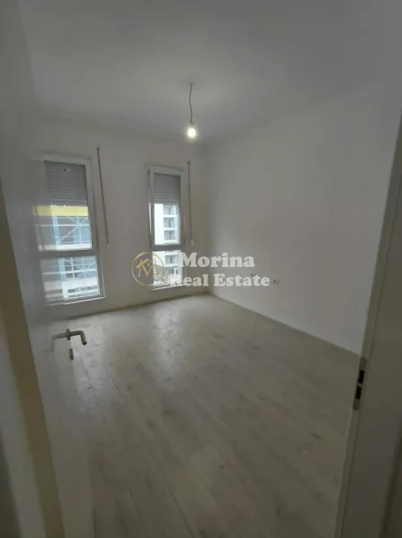 Tirane, jepet me qera apartament 2+1 Kati 4, 95 m² 400 € (Univers City)