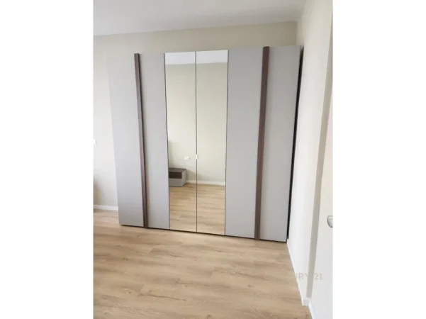 Tirane, jepet me qera apartament 2+1+Aneks+Ballkon Kati 8, 78 m² 650 € 