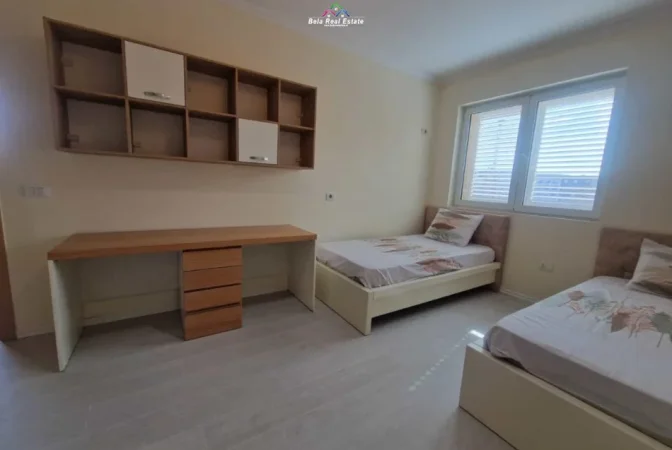 Tirane, shitet apartament 3+1+Ballkon Kati 4, 127 m² 219.000 € (UET)