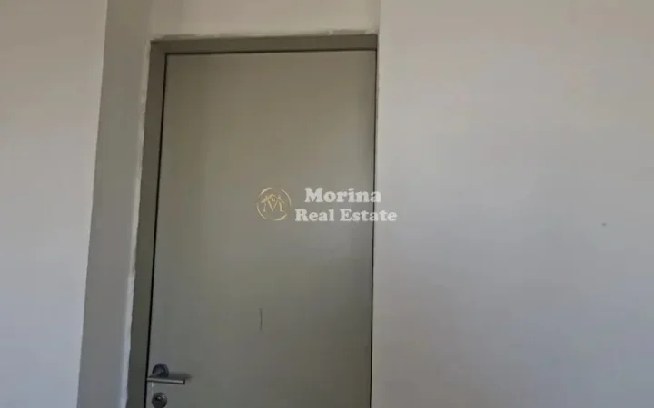 Tirane, jepet me qera ambjent biznesi Kati 1, 94 m² 600 € (5 Maji)