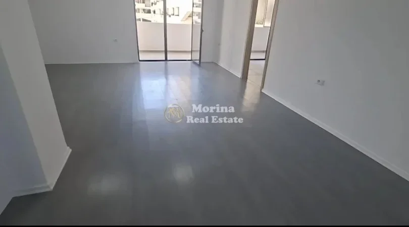 Tirane, jepet me qera ambjent biznesi Kati 1, 94 m² 600 € (5 Maji)