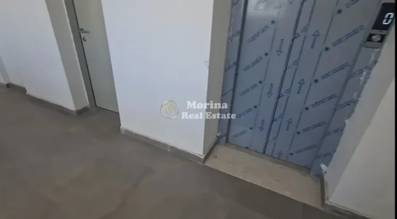 Tirane, jepet me qera ambjent biznesi Kati 1, 94 m² 600 € (5 Maji)