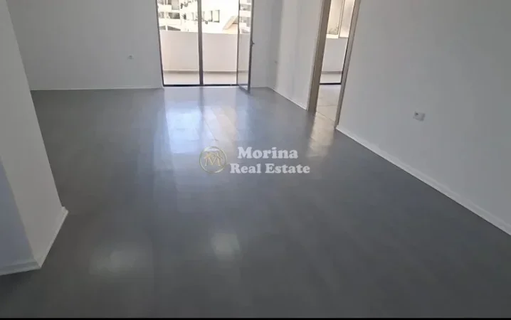 Tirane, jepet me qera ambjent biznesi Kati 1, 94 m² 600 € (5 Maji)