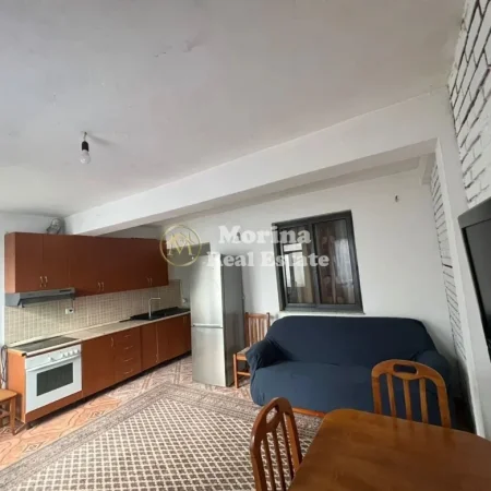 Tirane, jepet me qera shtepi 1+1 Kati 1, 55 m² 200 € (5 Maji)