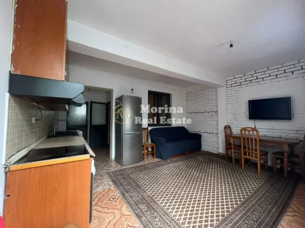 Tirane, jepet me qera shtepi 1+1 Kati 1, 55 m² 200 € (5 Maji)