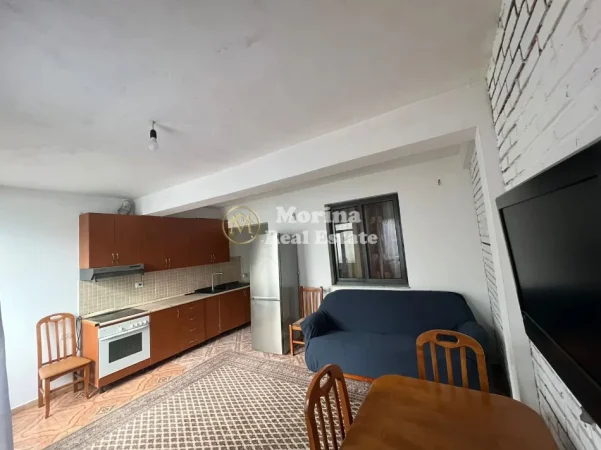 Tirane, jepet me qera shtepi 1+1 Kati 1, 55 m² 200 € (5 Maji)