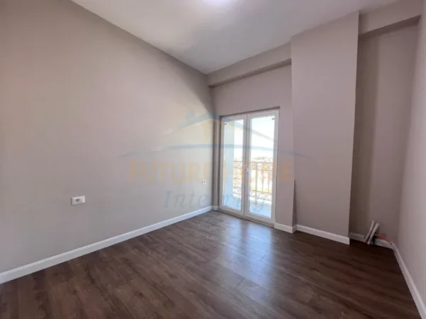 Tirane, shitet apartament 1+1+Ballkon Kati 4, 76 m² 138.000 € (Porta Tirana e Re)