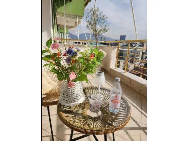 Tirane, jepet me qera apartament 2+1+Aneks+Ballkon Kati 11, 130 m² 1.300 € 