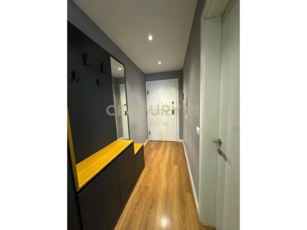Tirane, jepet me qera apartament 1+1+Aneks+Ballkon Kati 2, 70 m² 600 € 