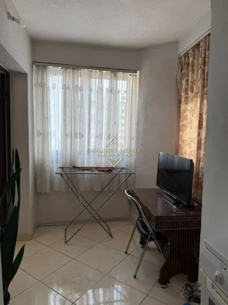 Tirane, shitet , 