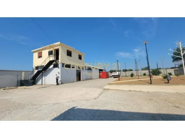 Vlore, shitet magazine Kati 0, 6.795 m² 670.000 € (Hyrja e Vlores)