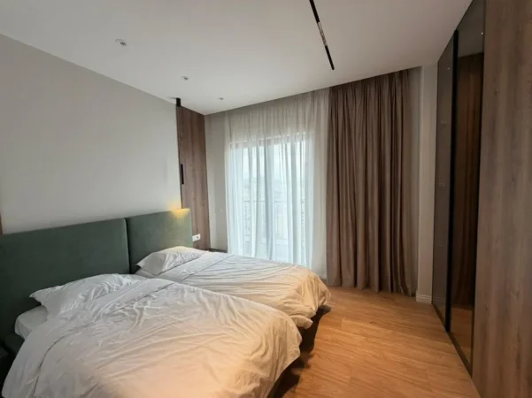 Tirane, jepet me qera apartament 2+1+Aneks+Ballkon Kati 12, 85 m² 1.300 € 