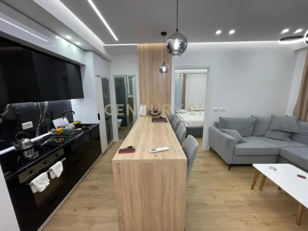 Tirane, jepet me qera apartament 1+1+Aneks+Ballkon Kati 1, 61 m² 600 € 