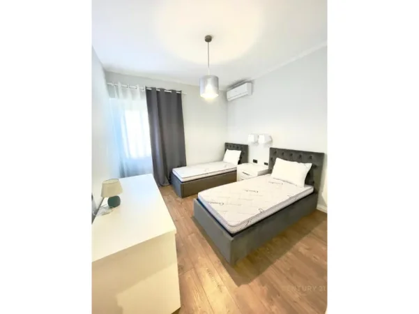 Tirane, jepet me qera apartament 2+1+Aneks+Ballkon Kati 6, 115 m² 800 € 
