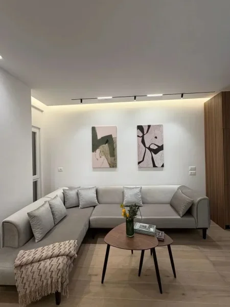 Tirane, jepet me qera apartament 1+1 Kati 3, 70 m² 800 € (ZOGU I ZI)