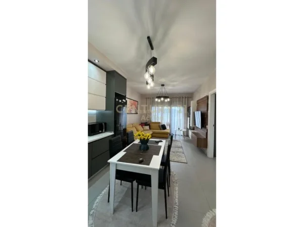 Tirane, jepet me qera apartament 1+1+Aneks+Ballkon Kati 7, 58 m² 885 € (Ish Shushica)