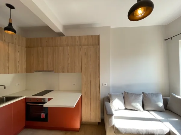 Tirane, jepet me qera apartament 1+1+Ballkon Kati 3, 60 m² 600 € (Rruga e Durresit)