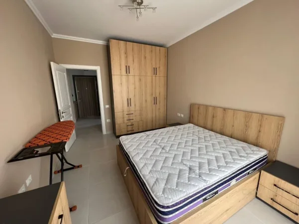 Tirane, jepet me qera apartament 1+1+Aneks+Ballkon Kati 4, 65 m² 500 € (Asl 1)