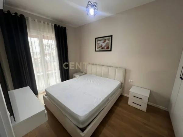 Tirane, jepet me qera apartament 1+1 Kati 3, 64 m² 550 € (Rruga 5 Maji)