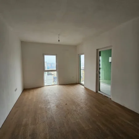 Tirane, shitet apartament 2+1+Ballkon , 95 m² 125.000 € (Tirana Entry Sheshi Shqiponja)